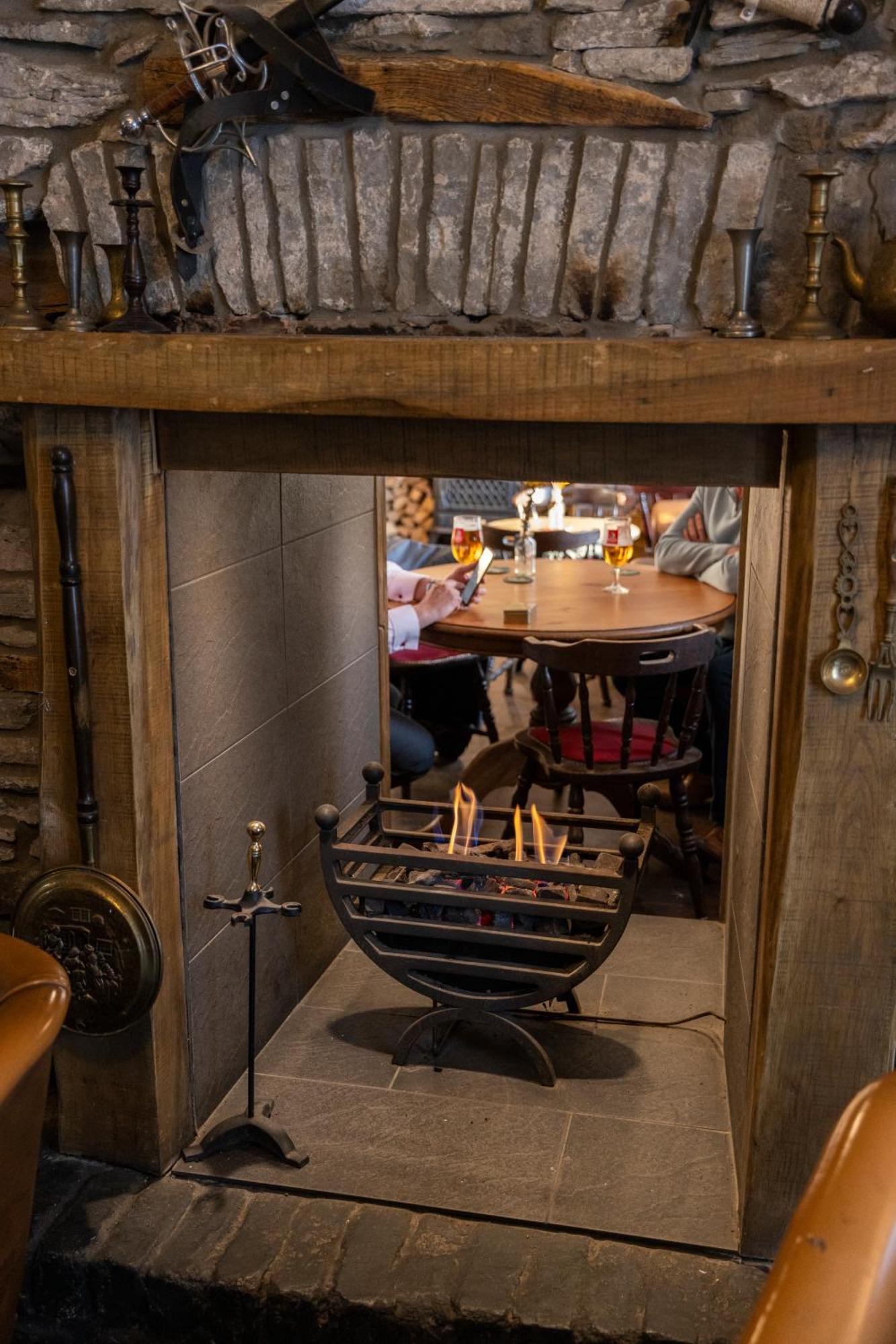 The Bear Inn Llantrisant  Exterior photo