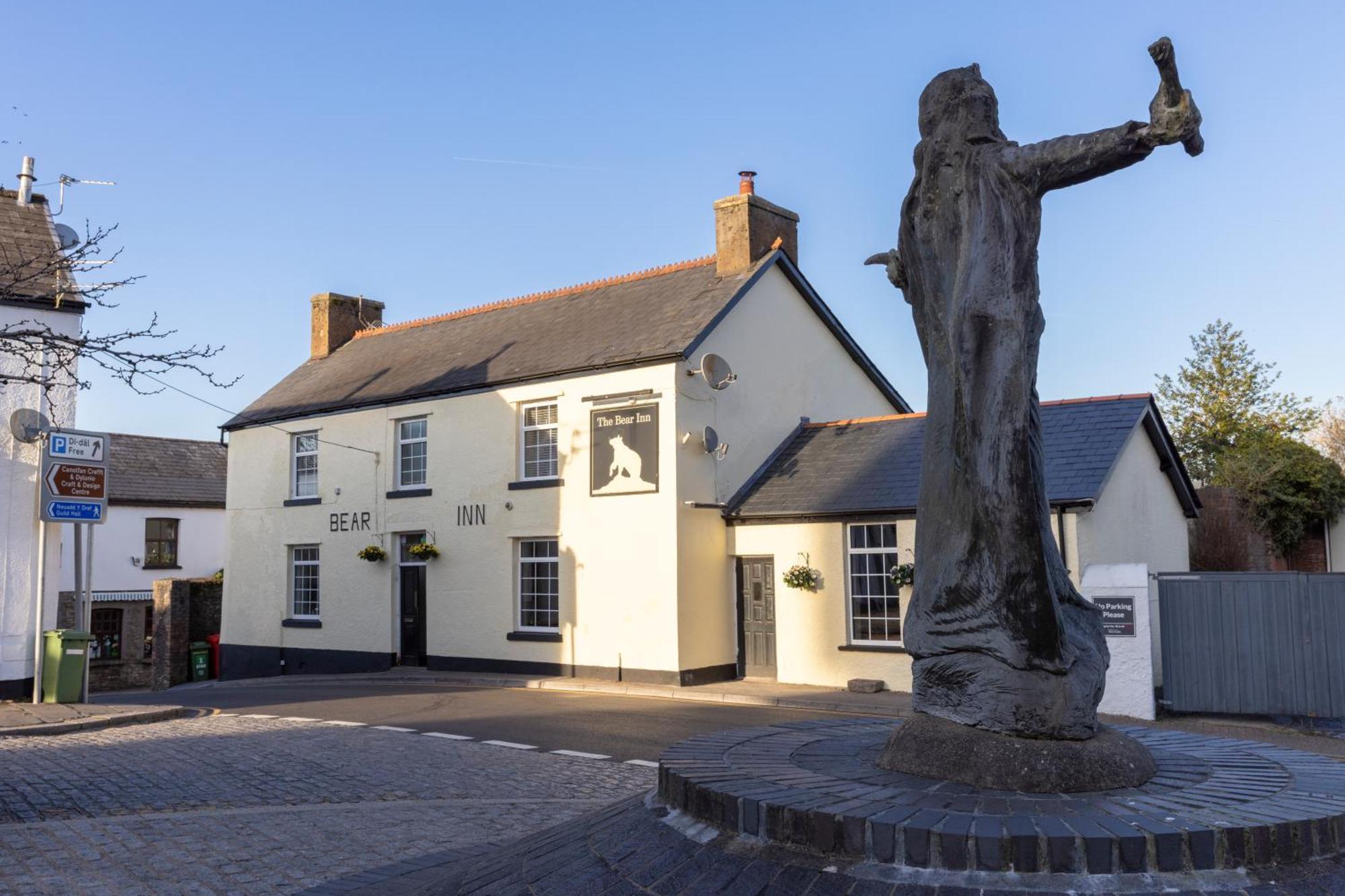 The Bear Inn Llantrisant  Exterior photo